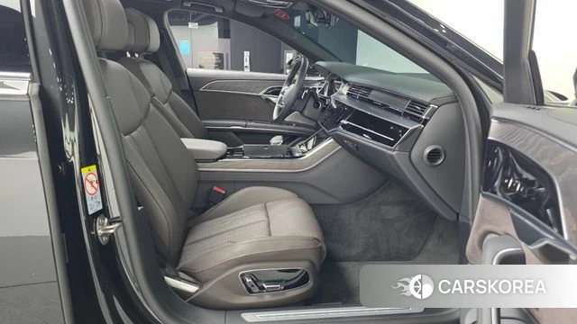 Audi A8 (D5) 2022 Черный из Кореи, фото 2