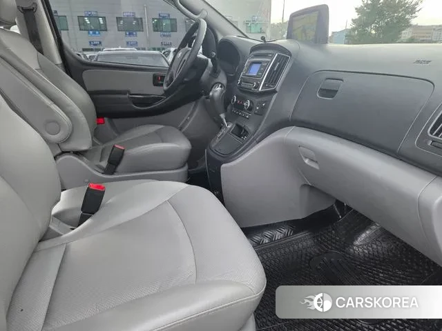 Hyundai The New Grand Starex 2018 Серебристо-серый из Кореи, фото 2