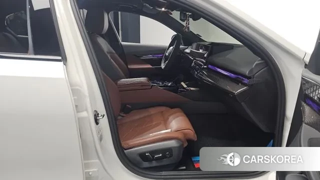 BMW i5 (G60) 2024 Белый из Кореи, фото 2