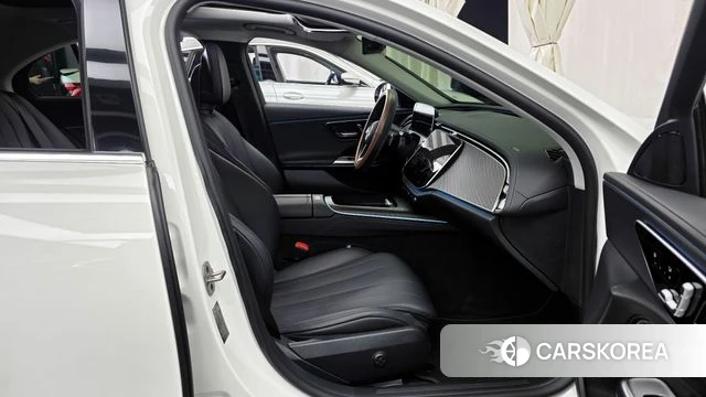 Mercedes-Benz E-Class W214 2024 Белый из Кореи, фото 2