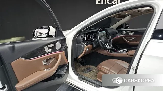 Mercedes-Benz E-Class W213 2018 Белый из Кореи, фото 2