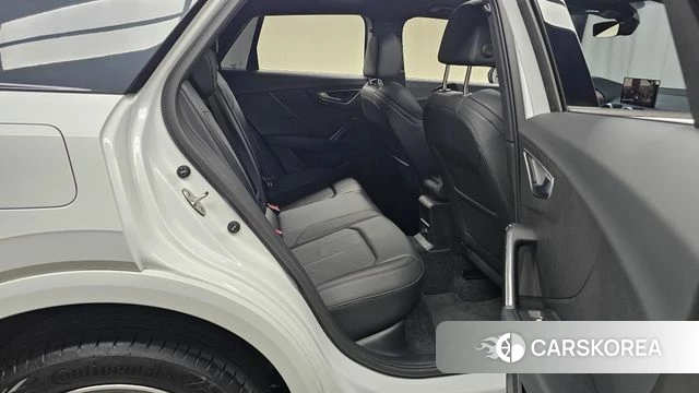 Audi Q2 2023 Белый из Кореи, фото 2