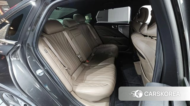 Kia K8 Hybrid 2022 Черный из Кореи, фото 2