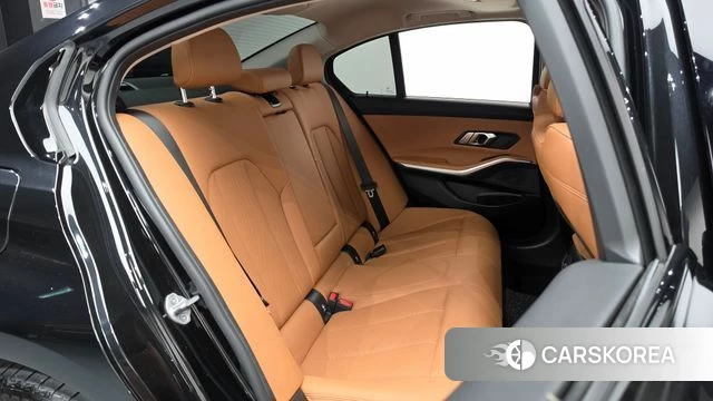 BMW 3 Series (G20) 2025 Черный из Кореи, фото 2