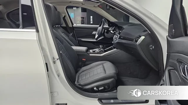 BMW 3 Series (G20) 2021 Белый из Кореи, фото 2