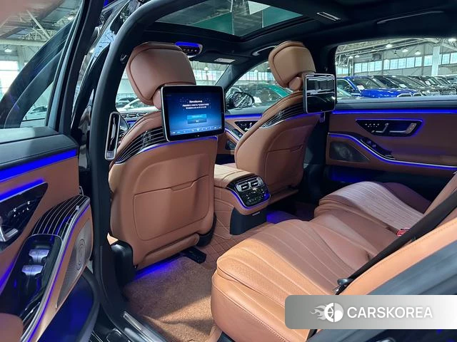 Mercedes-Benz S-class 2024 Черный из Китая, фото 2