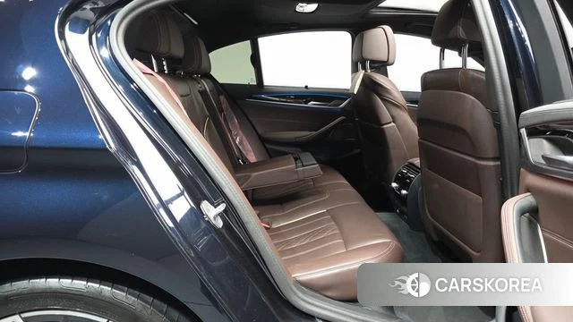 BMW 5 Series (G30) 2023 Черный из Кореи, фото 2