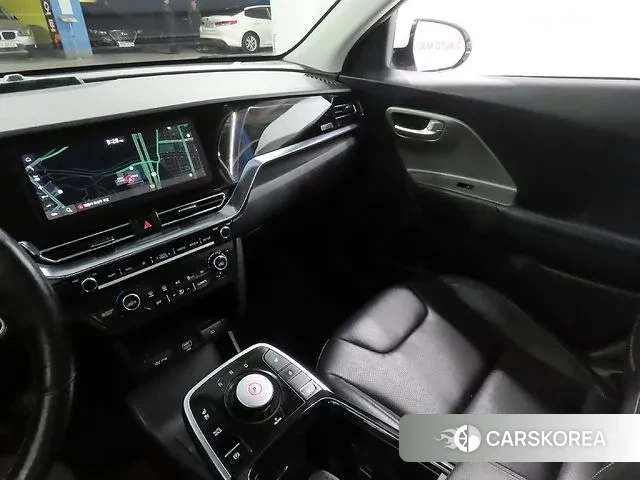 Kia Niro Plus 2022 Белый из Кореи, фото 2