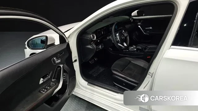 Mercedes-Benz A-Class W177 2022 Белый из Кореи, фото 2