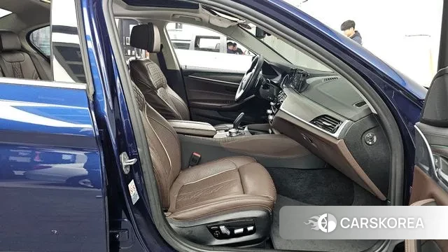 BMW 5 Series (G30) 2018 Синий из Кореи, фото 2