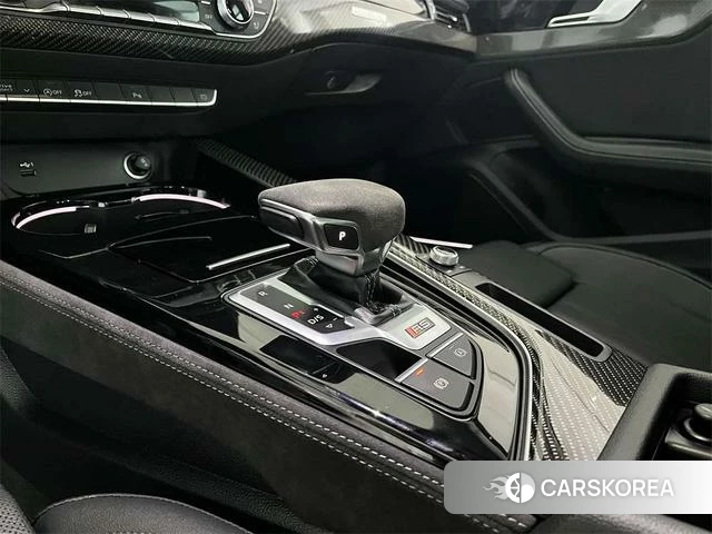 Audi RS 4 2023 Серебристо-серый из Китая, фото 2