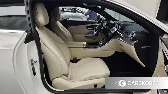 Mercedes-Benz CLE-Class C236 2024 Белый из Кореи, фото 2