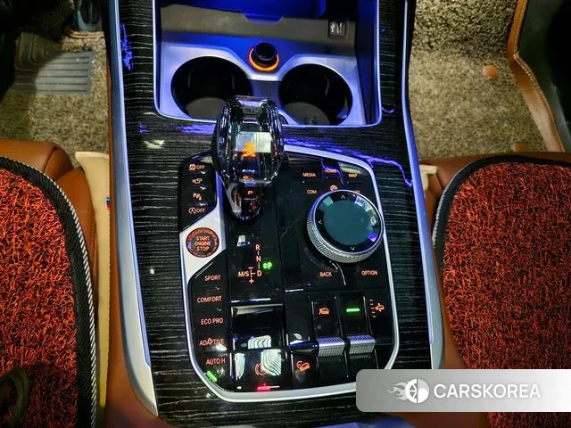 BMW X7 (G07) 2022 Белый из Кореи, фото 2