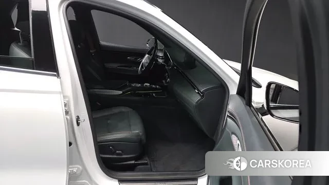 Genesis GV70 2021 Белый из Кореи, фото 2