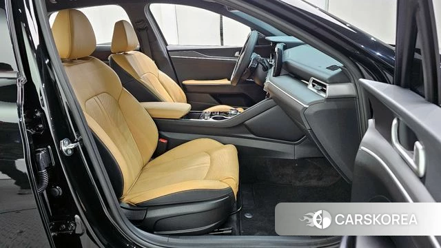 Kia K5 3rd generation 2023 Черный из Кореи, фото 2