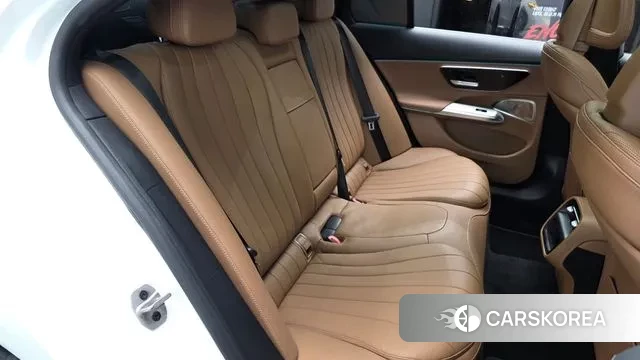 Mercedes-Benz E-Class W214 2024 Белый из Кореи, фото 2