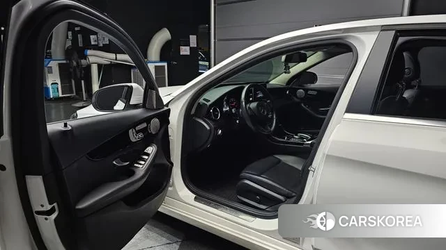 Mercedes-Benz C-Class W205 2018 Белый из Кореи, фото 2