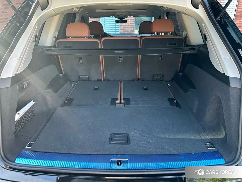 Audi Q7 2026 Черный из Китая, фото 2