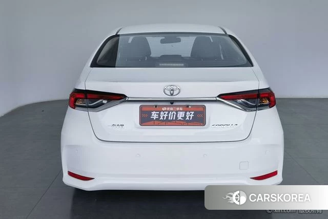 Toyota Corolla 2022 Белый из Китая, фото 2