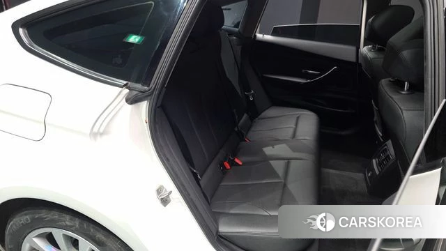 BMW 3 Series GT (F34) 2018 Белый из Кореи, фото 2