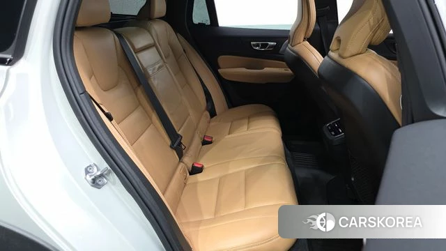 Volvo V60 Cross-Country 2nd Generation 2020 Жемчужный цвет из Кореи, фото 2