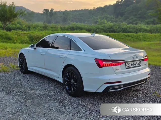 Audi A6 (C8) 2020 Черный из Кореи, фото 2
