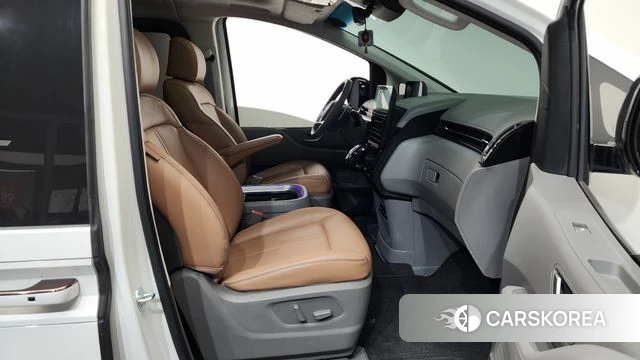 Hyundai Staria 2025 Белый из Кореи, фото 2