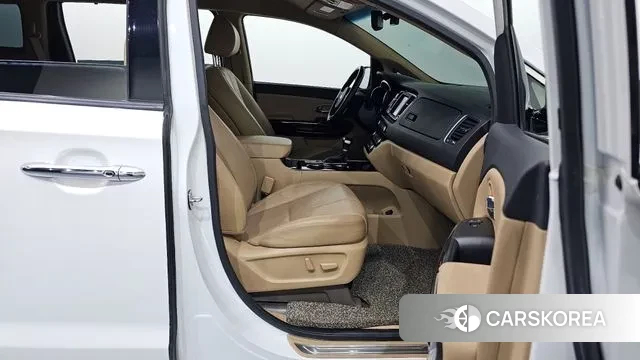 Kia The New Carnival 2019 Белый из Кореи, фото 2