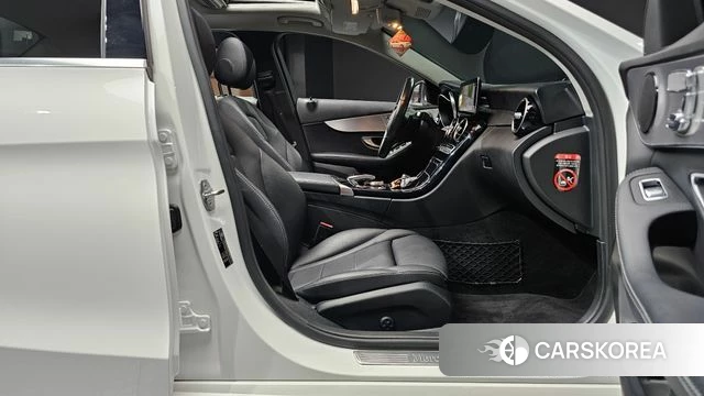 Mercedes-Benz C-Class W205 2020 Белый из Кореи, фото 2