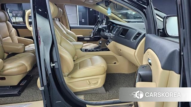 Kia The New Carnival 2018 Черный из Кореи, фото 2