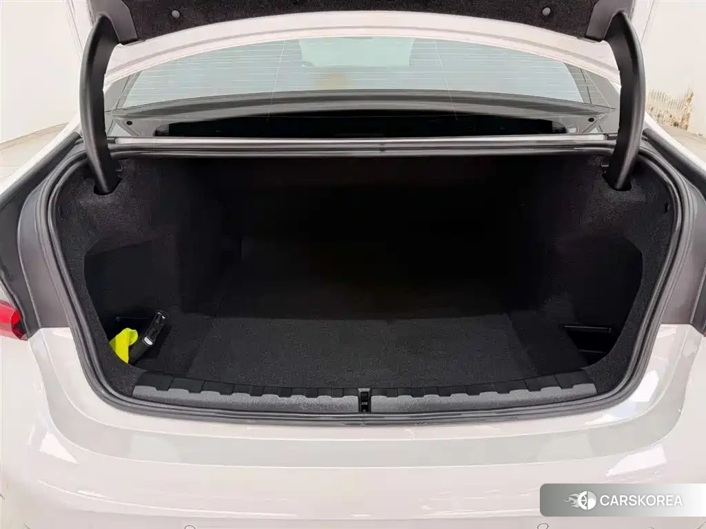 BMW 3 series 2025 Белый из Китая, фото 2