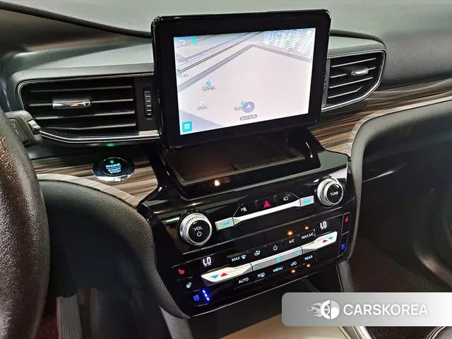 Ford Explorer 6th Generation 2021 Белый из Кореи, фото 2