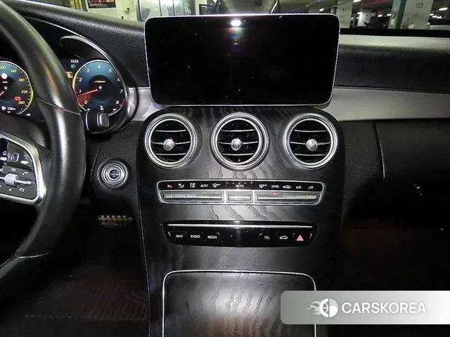 Mercedes-Benz C-Class W205 2021 Белый из Кореи, фото 2