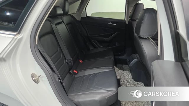 Volkswagen 7th Generation of Jetta 2021 Белый из Кореи, фото 2