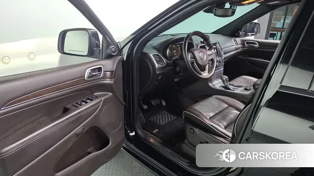 Jeep Grand Cherokee 2018 Черный из Кореи, фото 2