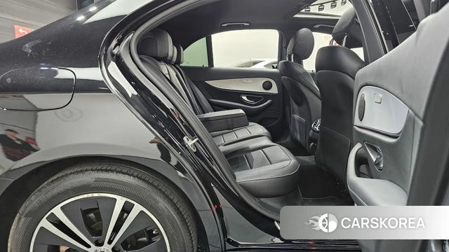 Mercedes-Benz E-Class W213 2021 Черный из Кореи, фото 2