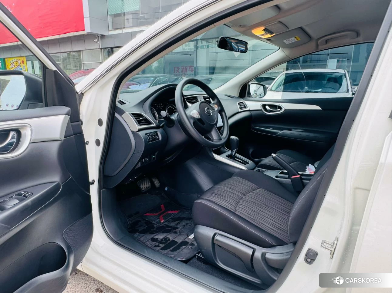 Nissan Xuan Yi 2024 Белый из Китая, фото 2