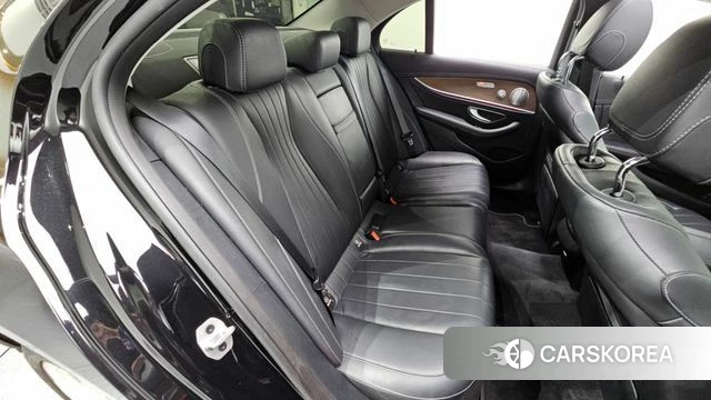 Mercedes-Benz E-Class W213 2020 Черный из Кореи, фото 2