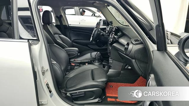 Mini Cooper 2020 Серебряный из Кореи, фото 2