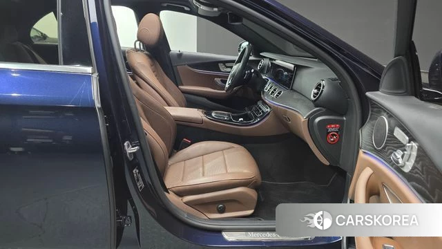 Mercedes-Benz E-Class W213 2022 Синий из Кореи, фото 2