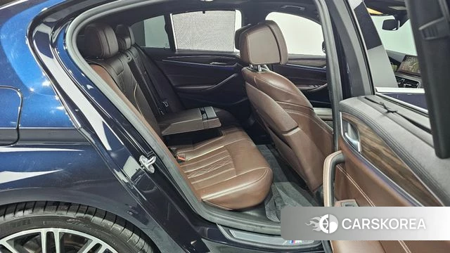 BMW 5 Series (G30) 2019 Черный из Кореи, фото 2