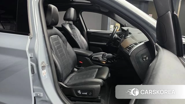 BMW X4 (G02) 2022 Серебристо-серый из Кореи, фото 2