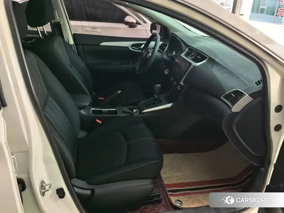 Nissan Sylphy 2024 Белый из Китая, фото 2