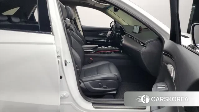 Genesis GV70 2021 Белый из Кореи, фото 2