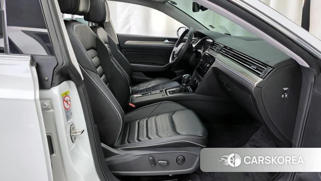 Volkswagen Arteon 2019 Белый из Кореи, фото 2