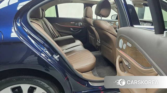 Mercedes-Benz E-Class W213 2019 Синий из Кореи, фото 2