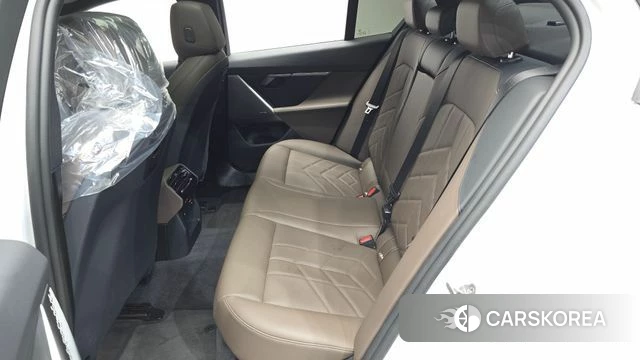 BMW 5 Series (G60) 2024 Белый из Кореи, фото 2