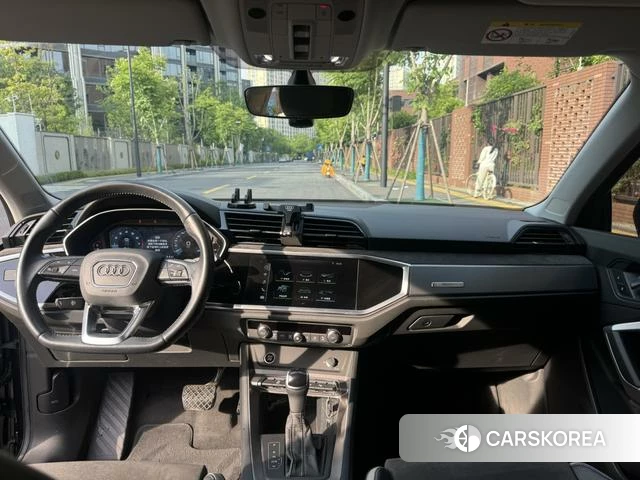 Audi Q3 2021 Темно-серый из Китая, фото 2