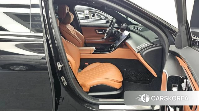 Mercedes-Benz S-Class W223 2024 Черный из Кореи, фото 2