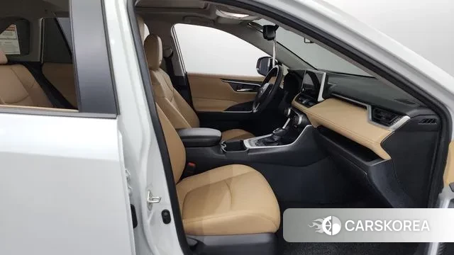 Toyota RAV4 5th Generation 2023 Белый из Кореи, фото 2